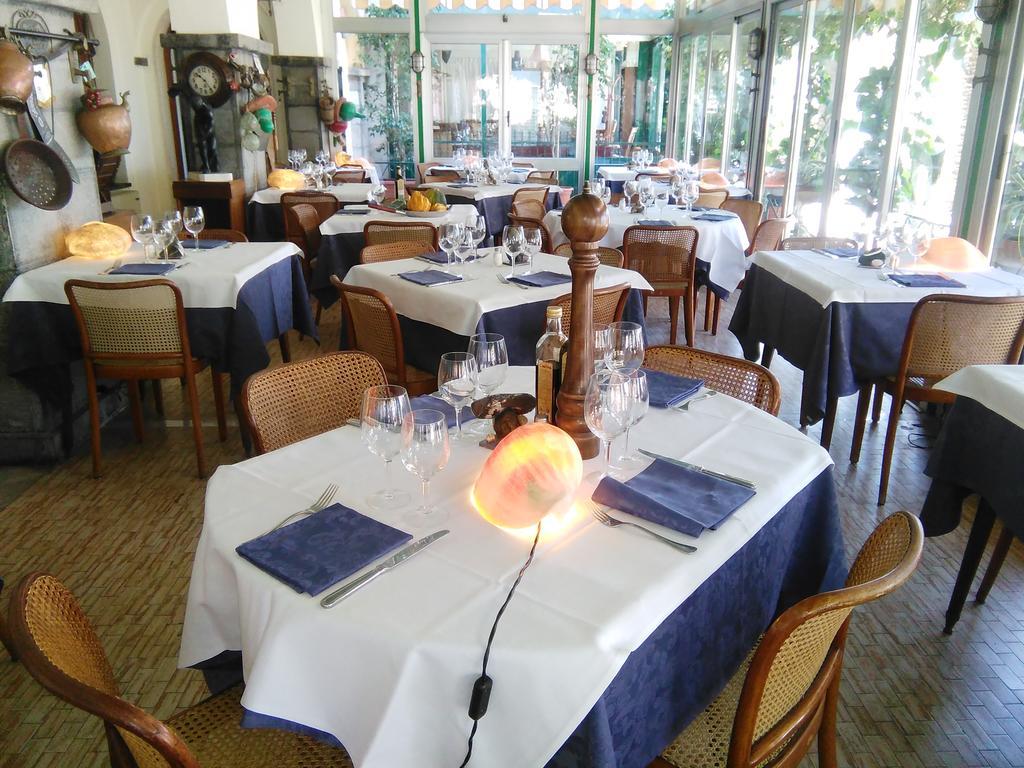 Ristorante Hotel Mira Сестри-Леванте Экстерьер фото